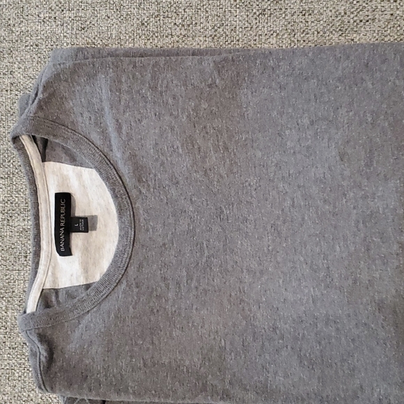 Banana Republic Long Sleeve Tee - Picture 8 of 8